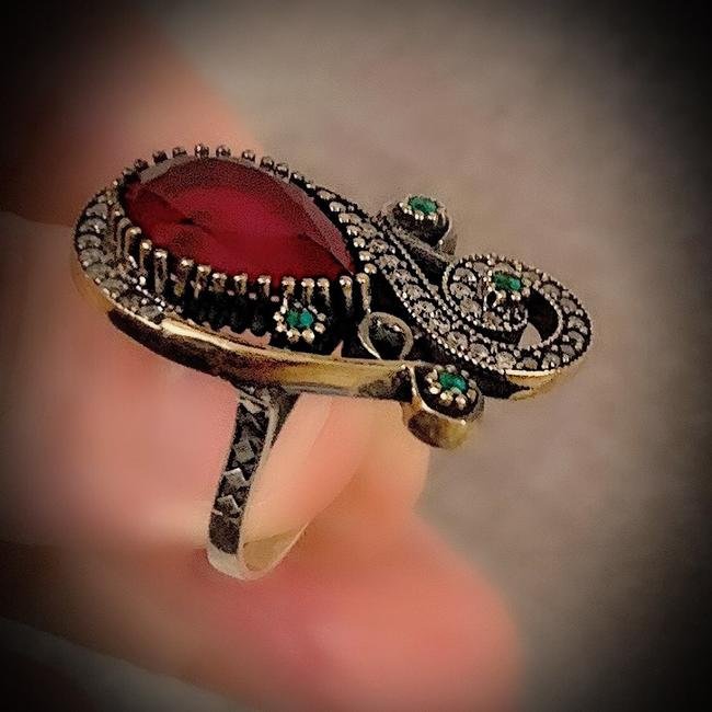 Vintage Ruby Red Teardrop Antique Gold Ethnic Ring